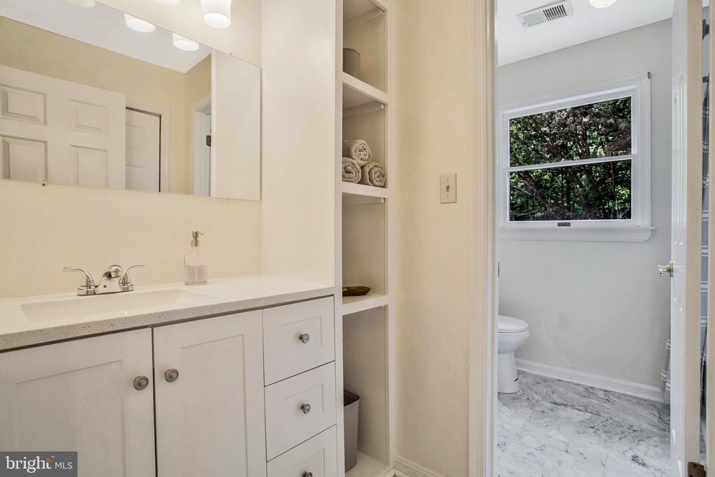 10209 NORWOOD COURT