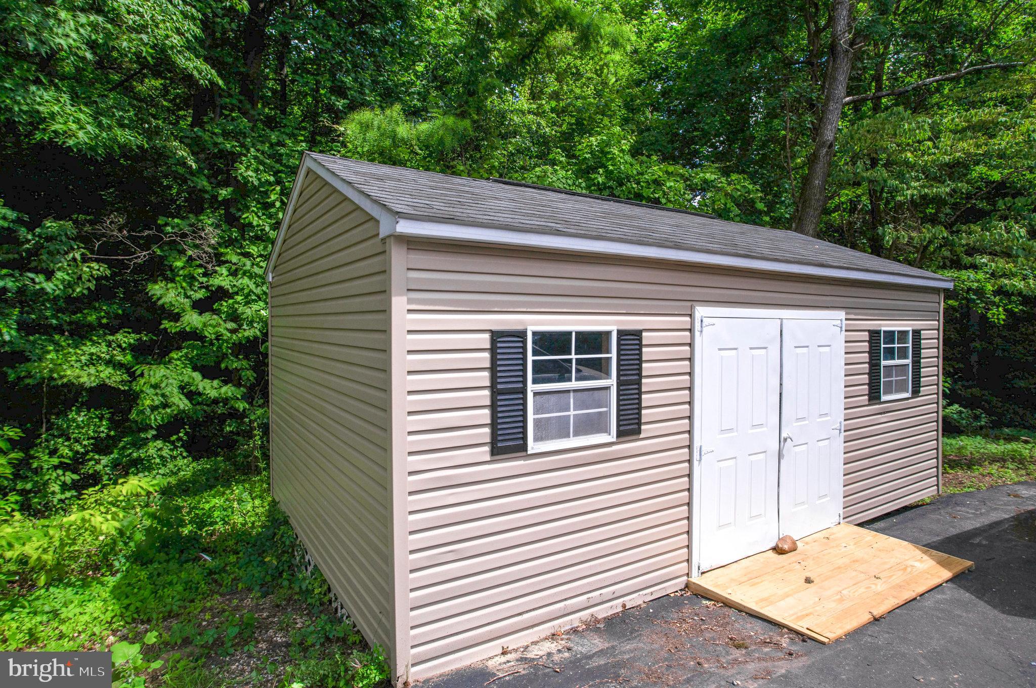 10209 NORWOOD COURT