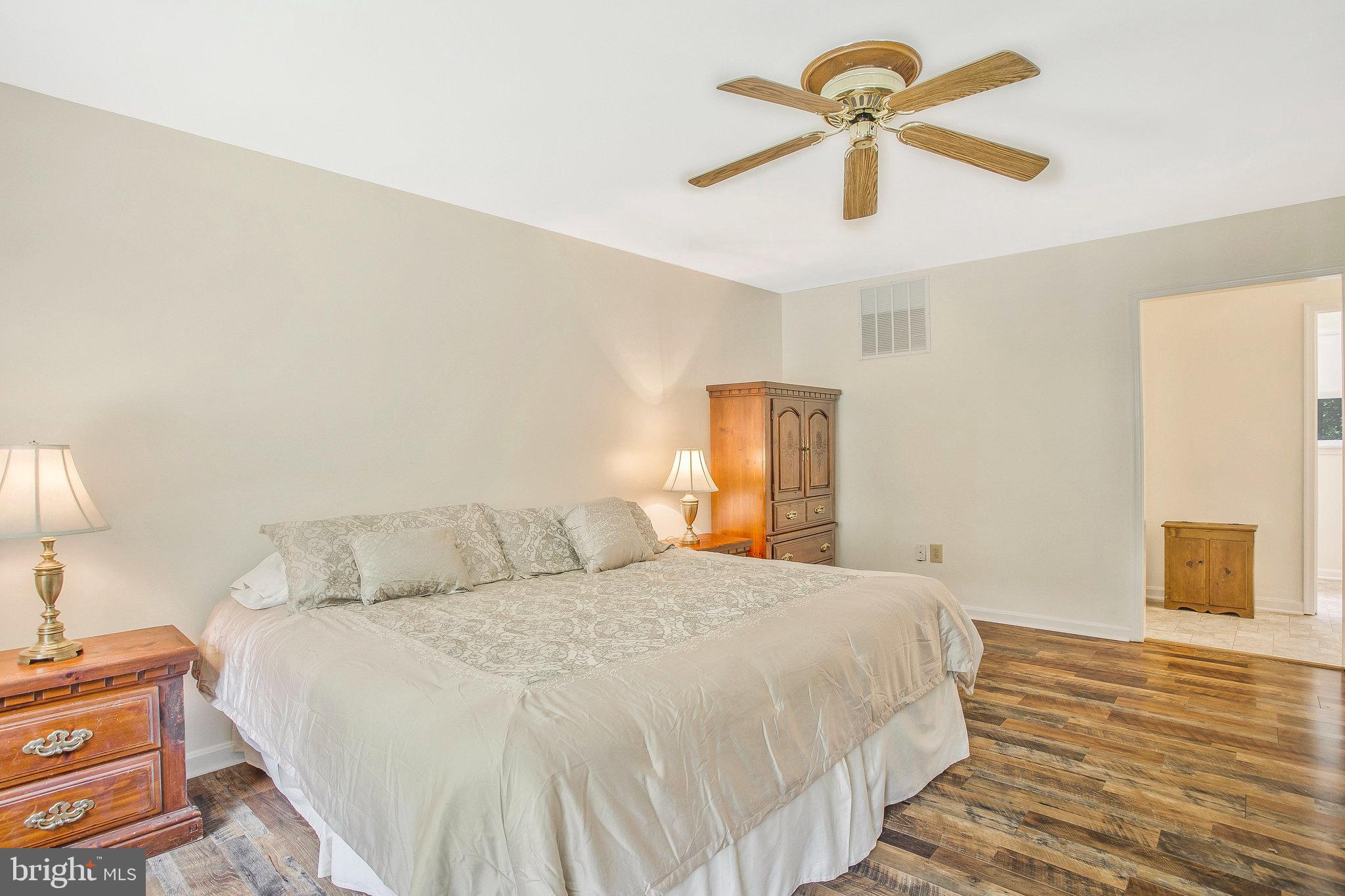 10209 NORWOOD COURT