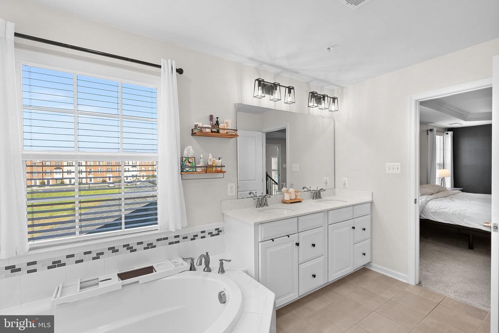 6423 MADIGAN TRAIL