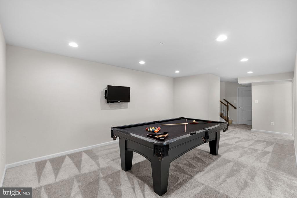 6423 MADIGAN TRAIL