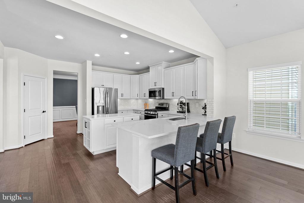 6423 MADIGAN TRAIL