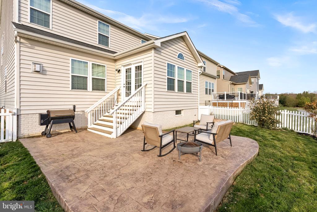 6423 MADIGAN TRAIL