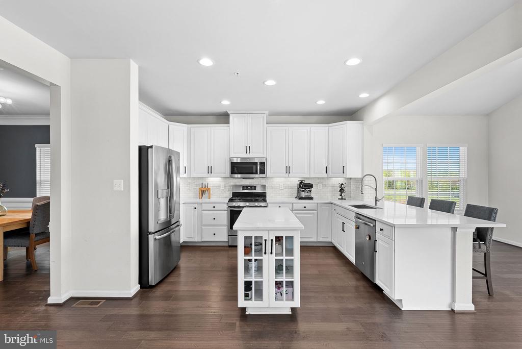 6423 MADIGAN TRAIL