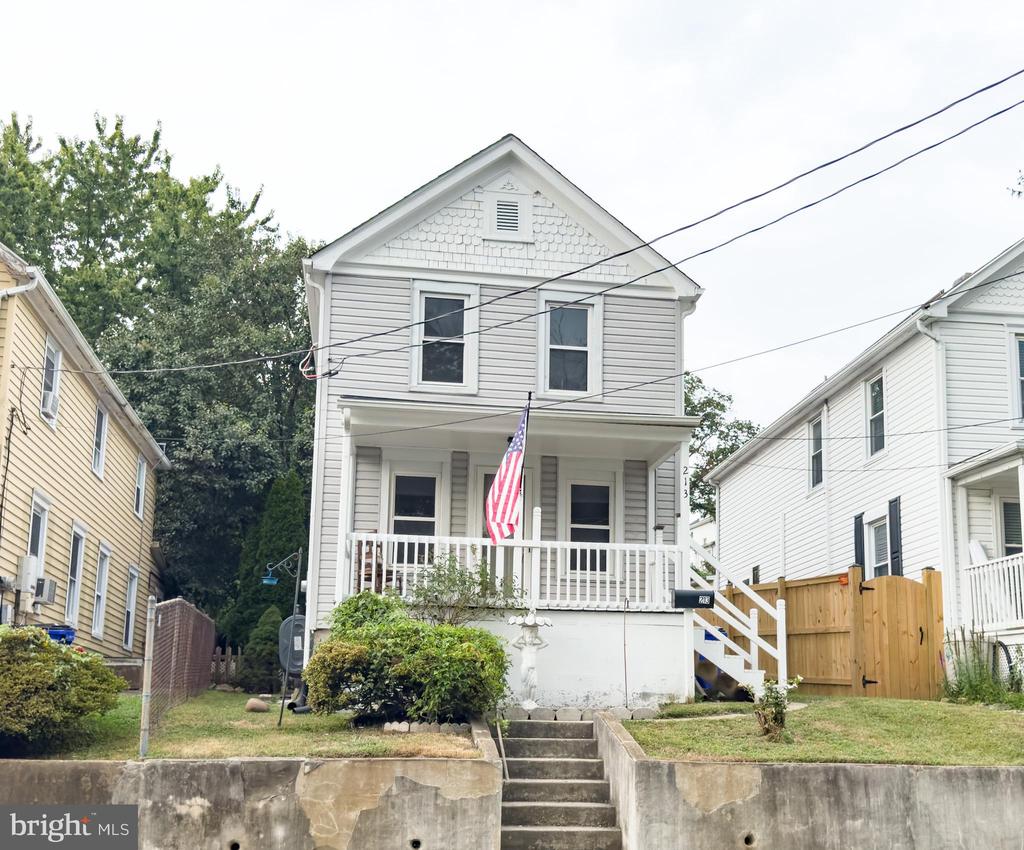 213 W B STREET
