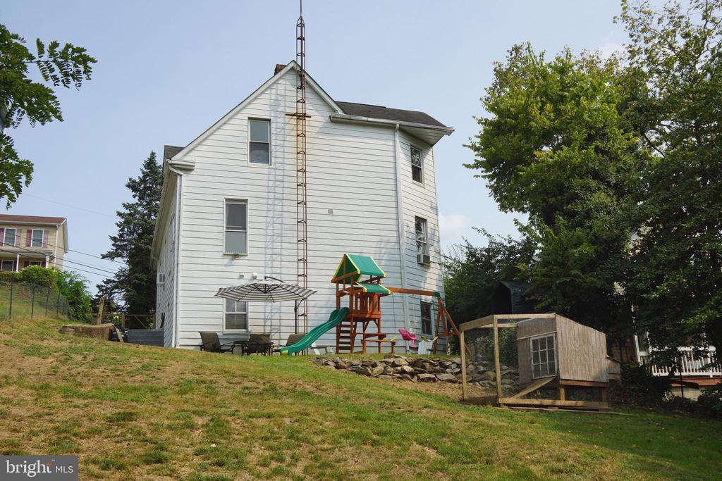 111 4TH AVENUE
