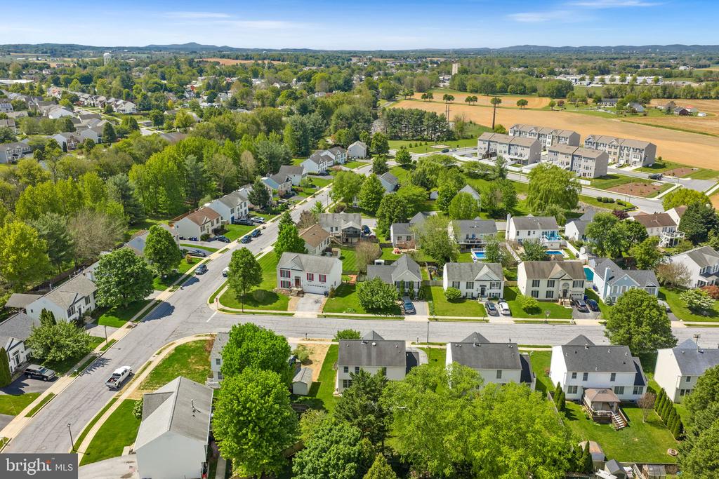 202 WINTER BROOK COURT