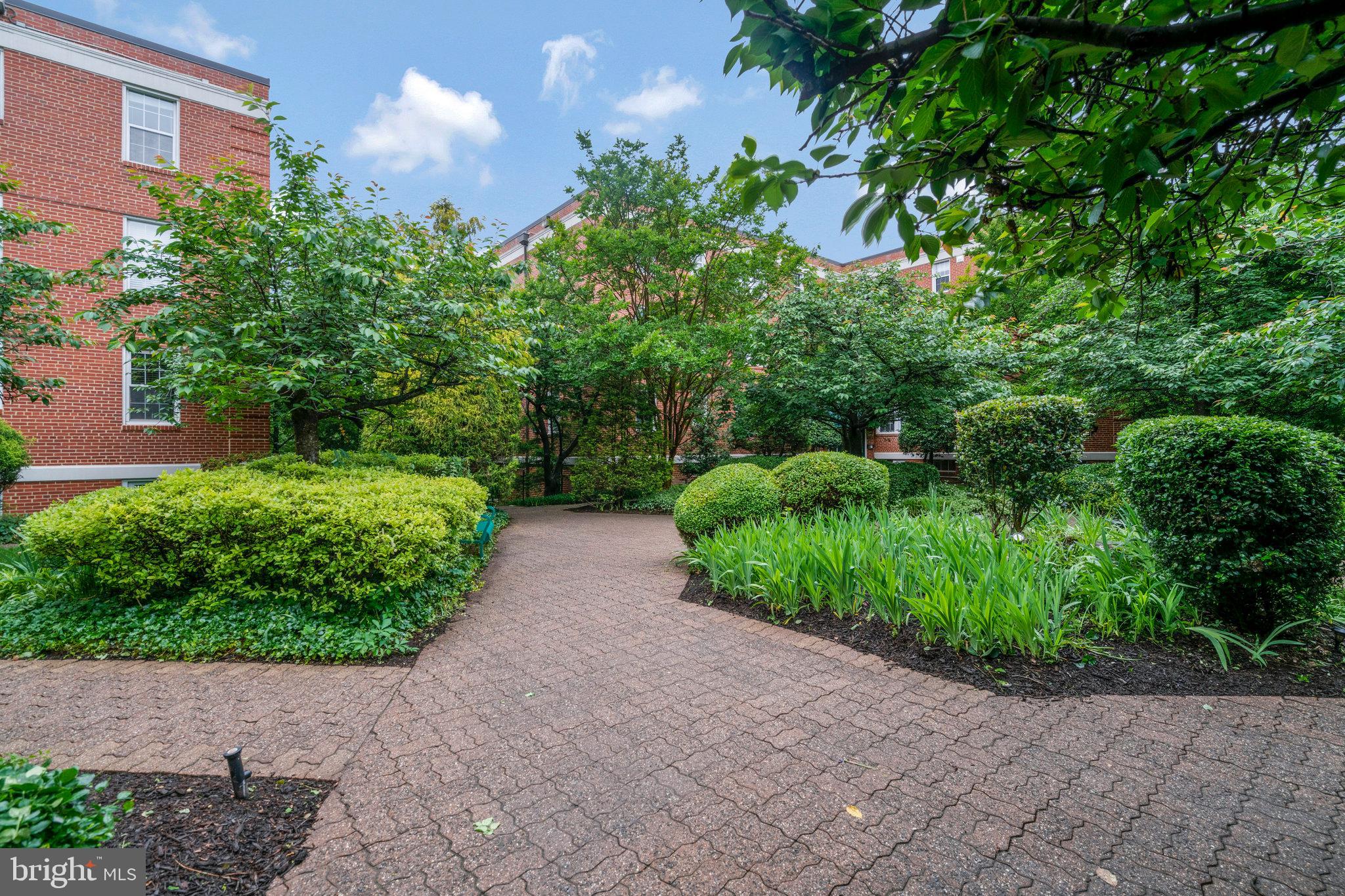 22 S OLD GLEBE ROAD 102-D
