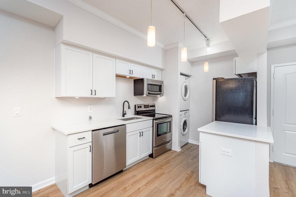 1211 S EADS STREET Unit: 307