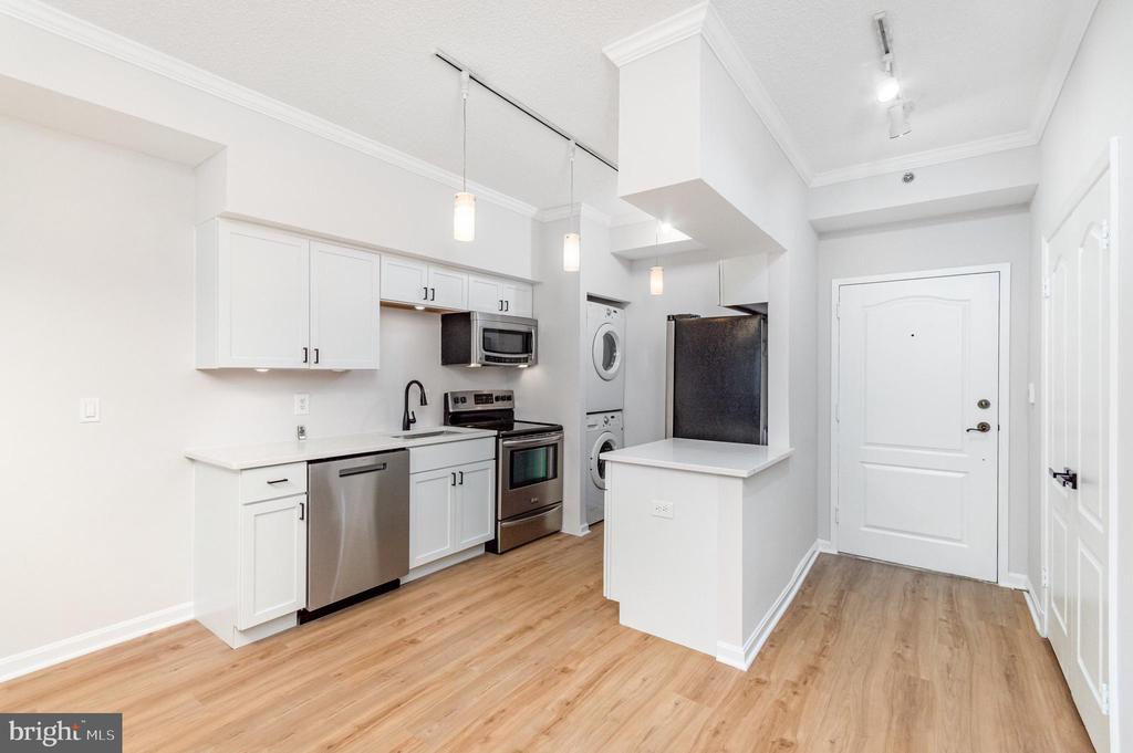 1211 S EADS STREET Unit: 307