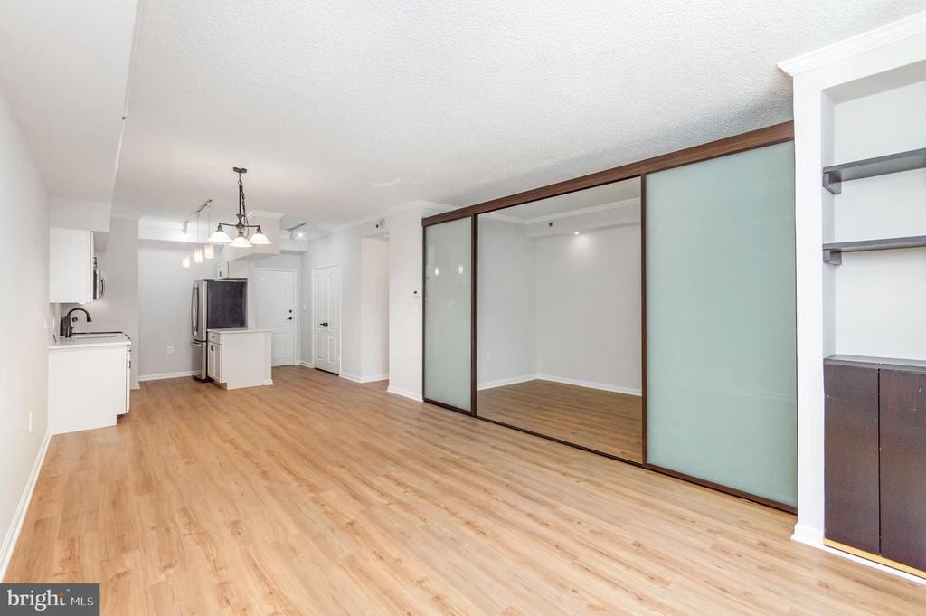 1211 S EADS STREET Unit: 307