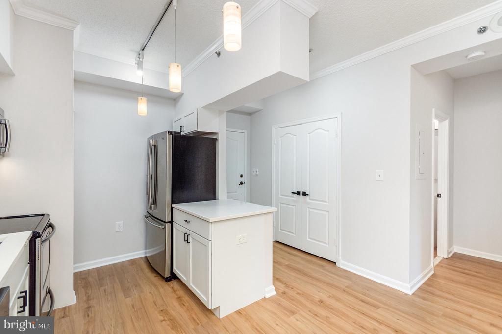 1211 S EADS STREET Unit: 307