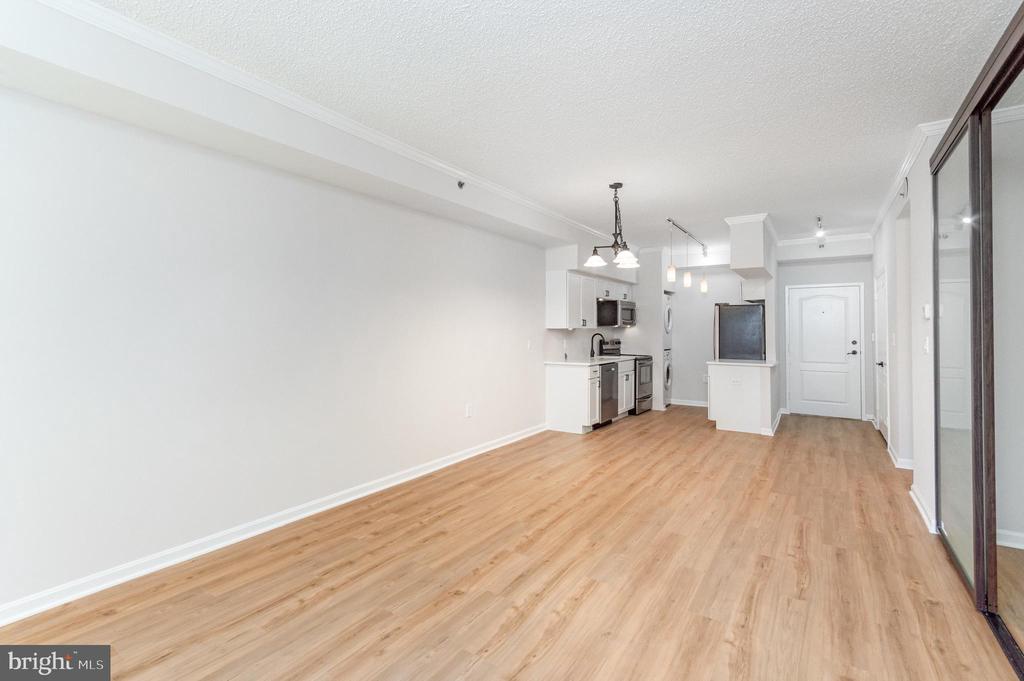 1211 S EADS STREET Unit: 307