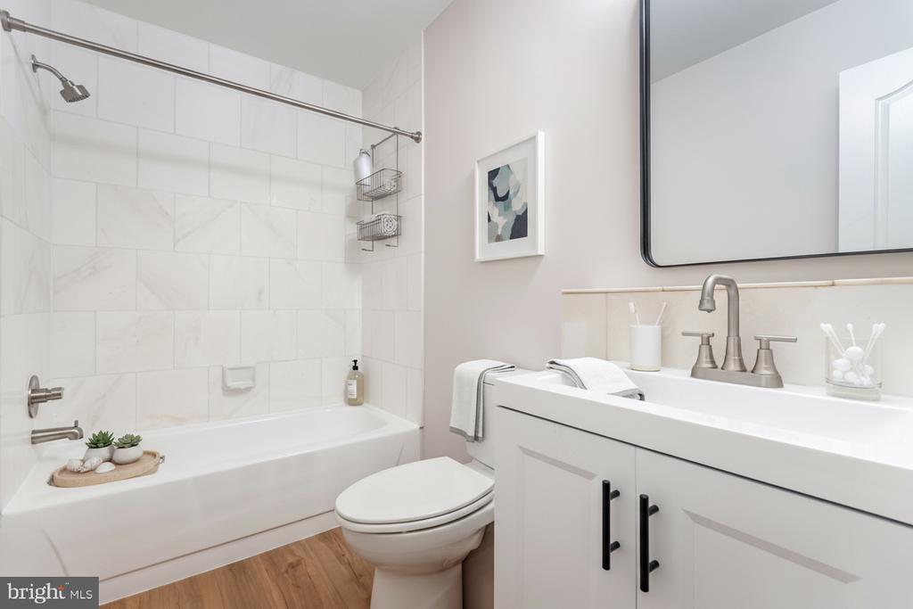 1211 S EADS STREET Unit: 307