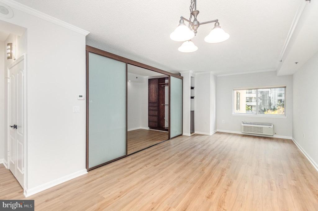 1211 S EADS STREET Unit: 307