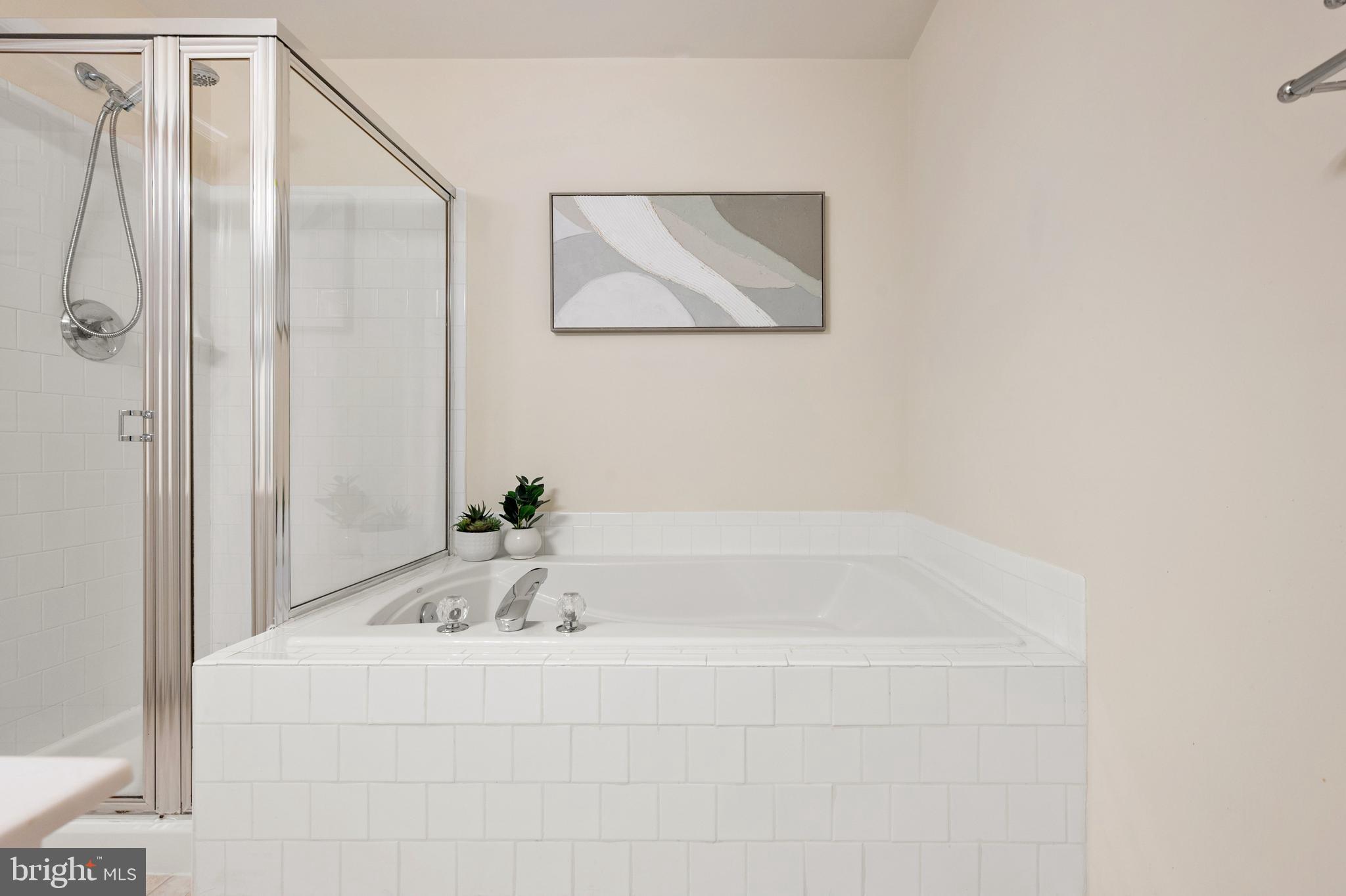 1424 ROUNDHOUSE LANE 85