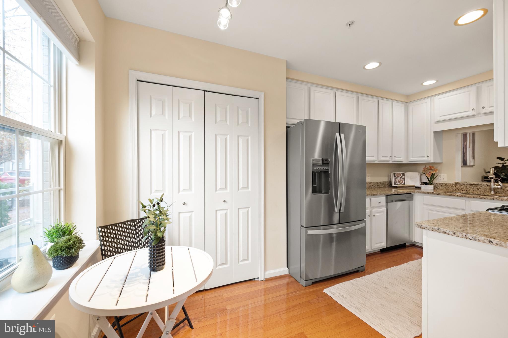 1424 ROUNDHOUSE LANE 85