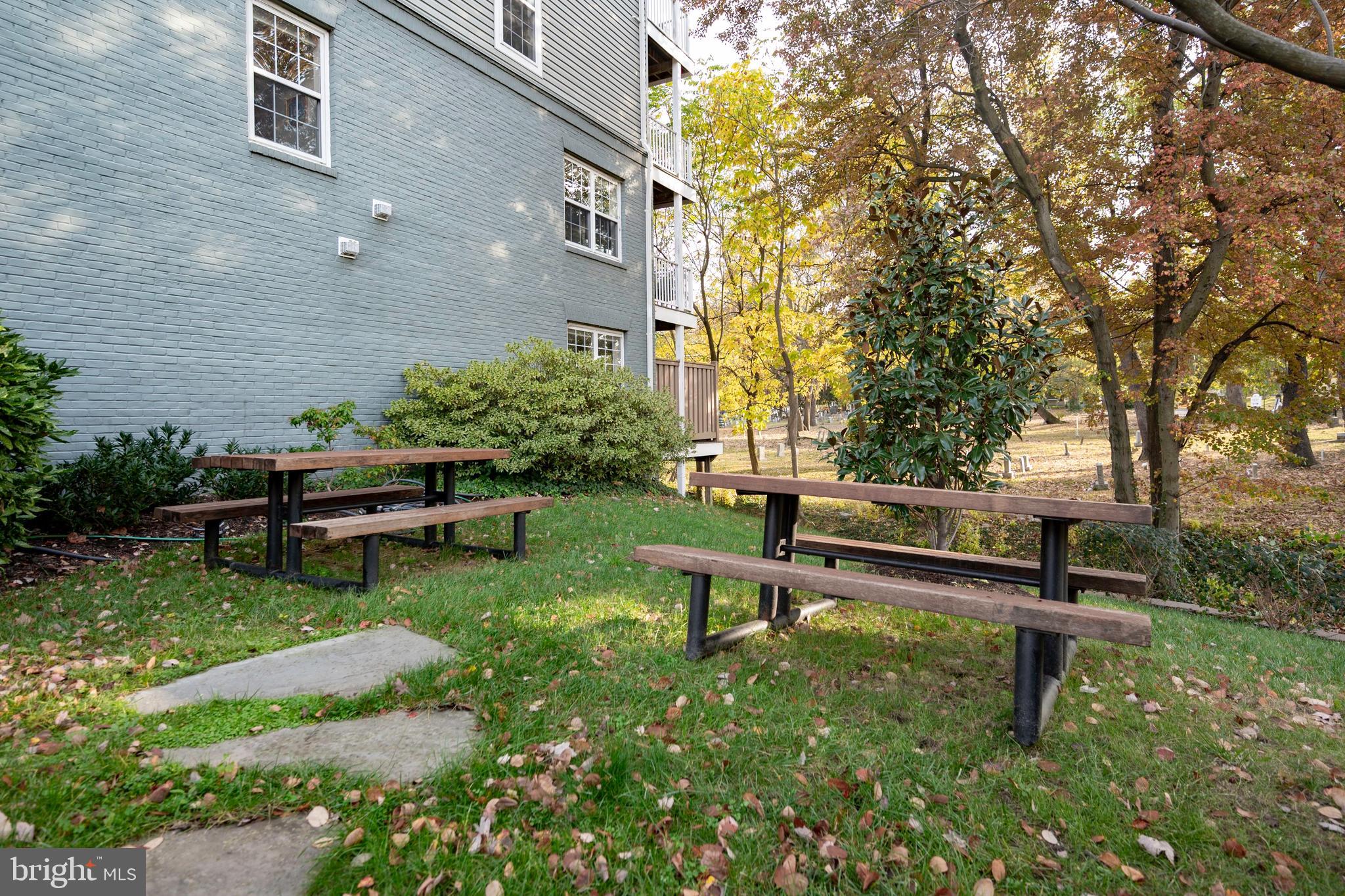 1424 ROUNDHOUSE LANE 85