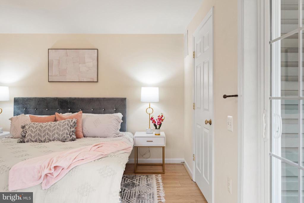 1424 ROUNDHOUSE LANE 85