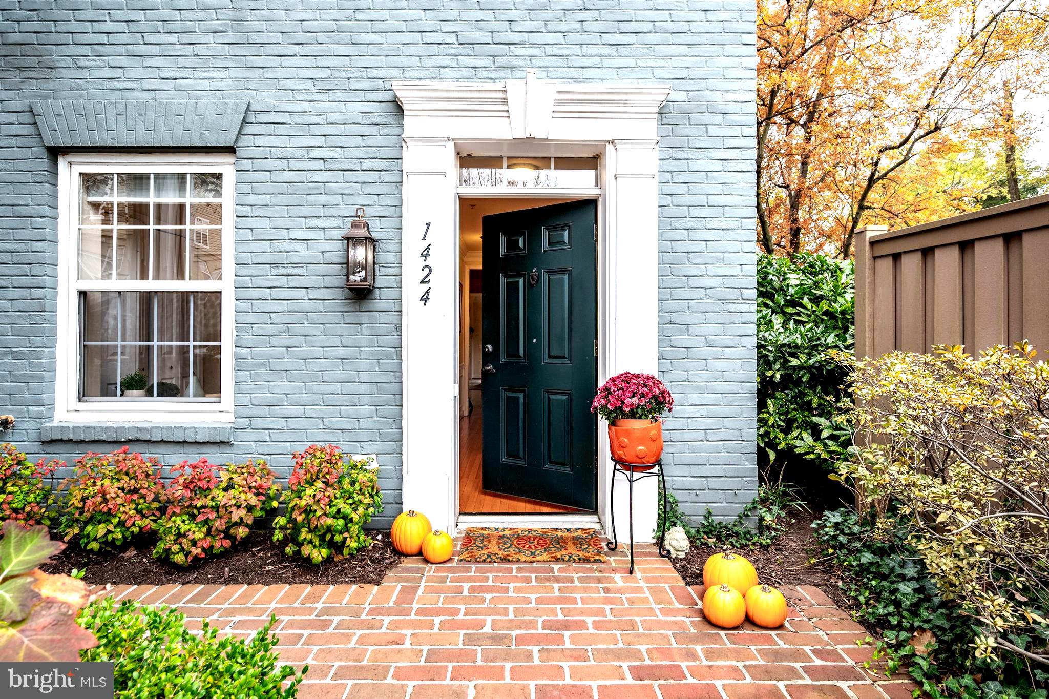 1424 ROUNDHOUSE LANE 85