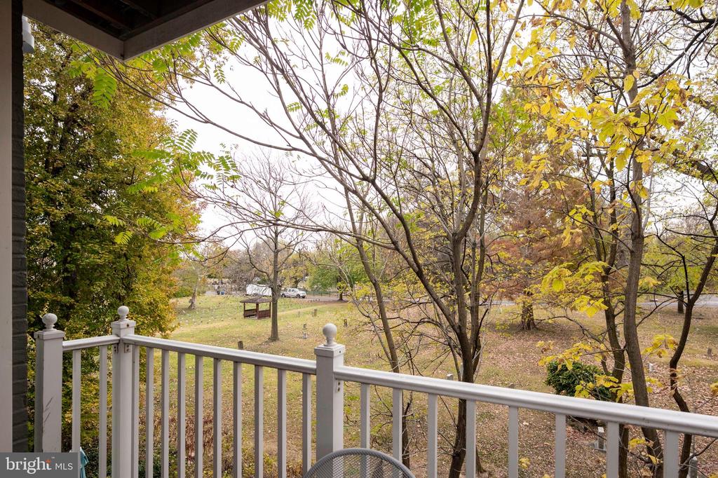 1424 ROUNDHOUSE LANE 85
