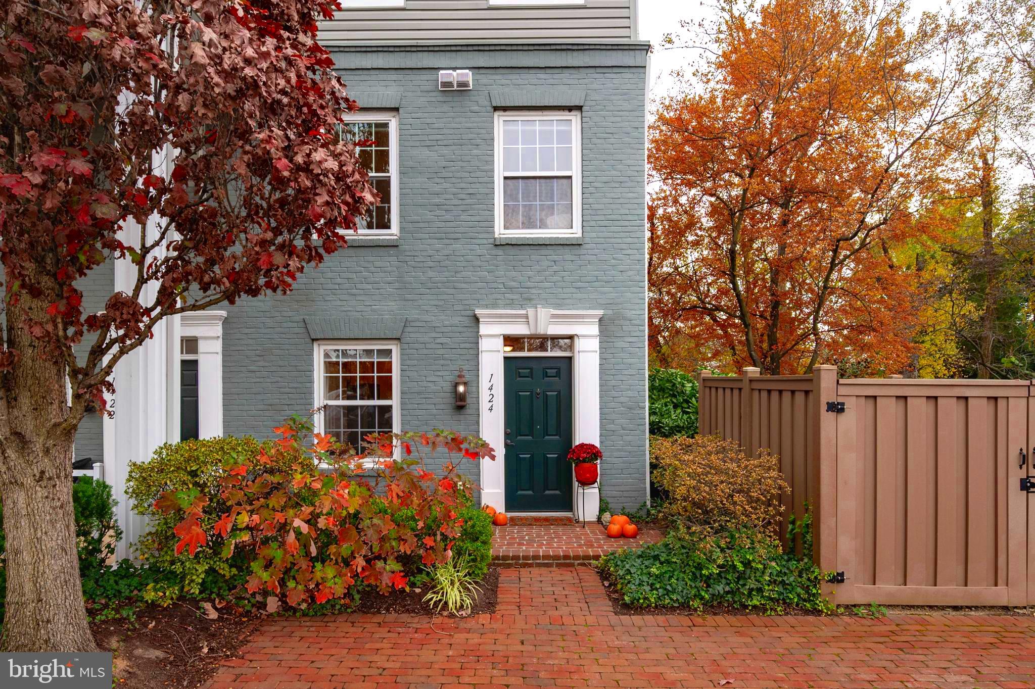 1424 ROUNDHOUSE LANE 85