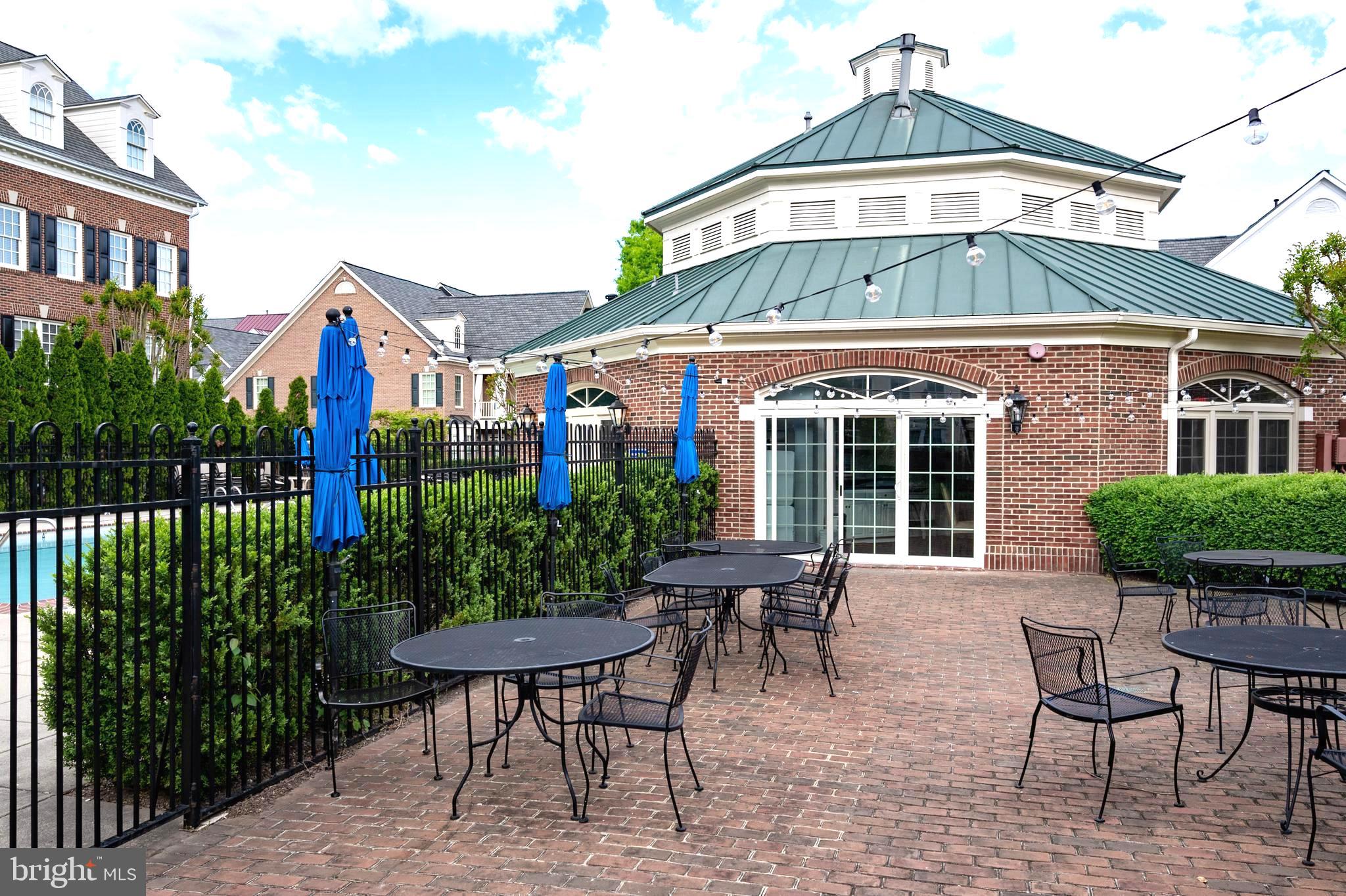 1424 ROUNDHOUSE LANE 85