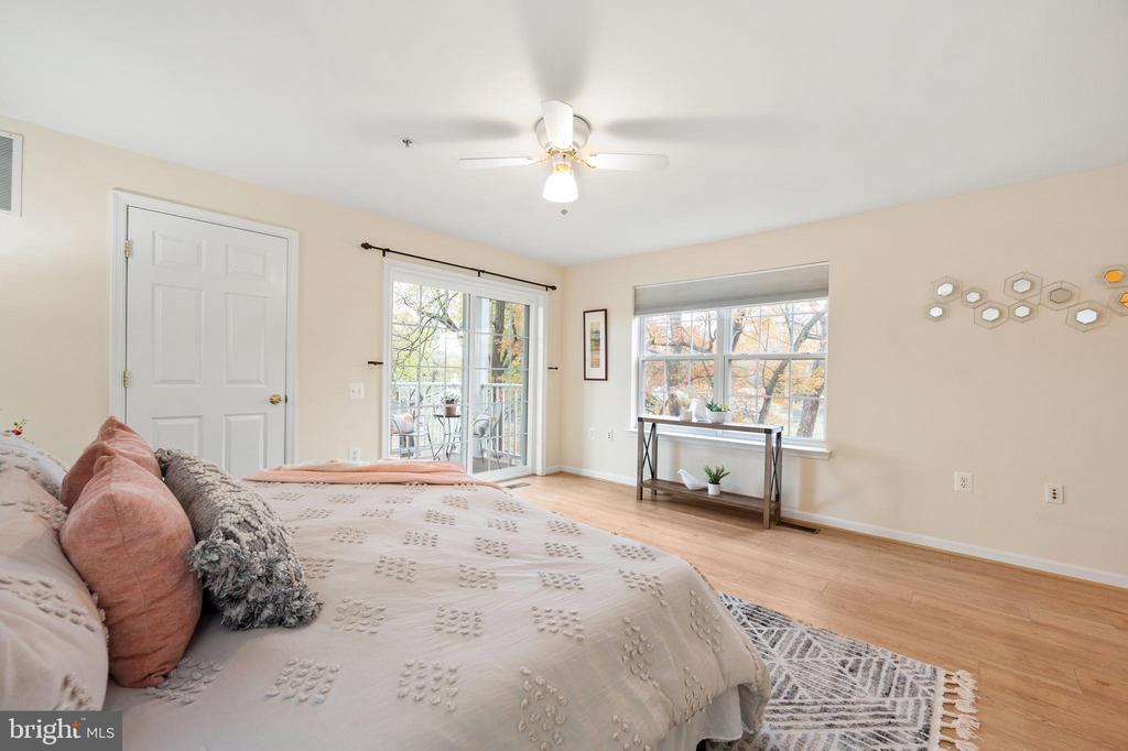 1424 ROUNDHOUSE LANE 85