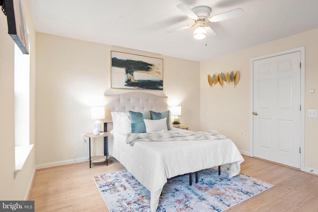 1424 ROUNDHOUSE LANE 85