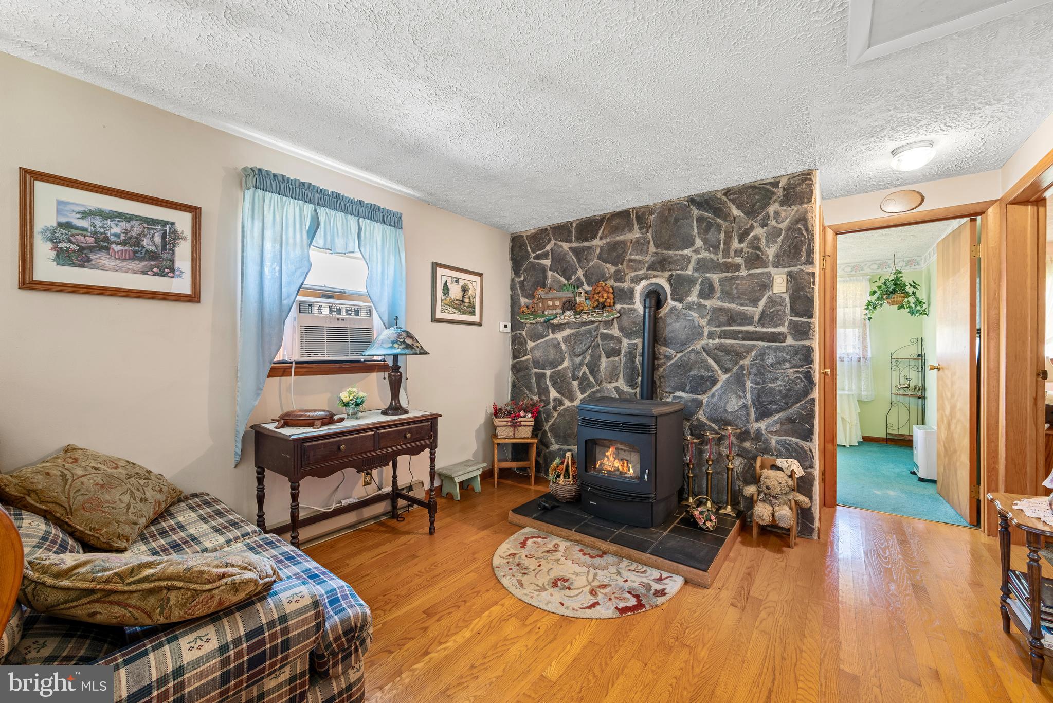 1256 RUSSELL ROAD