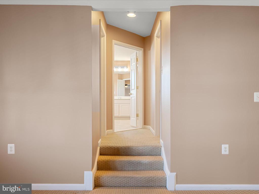 513 BLOSSOM DRIVE