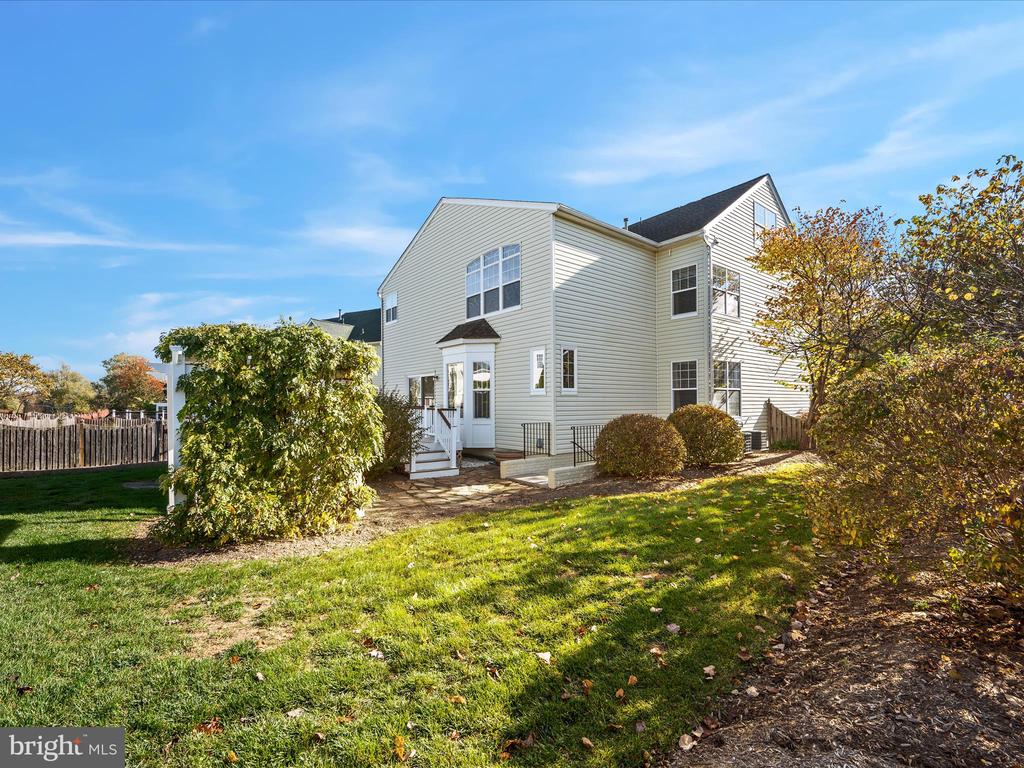 513 BLOSSOM DRIVE