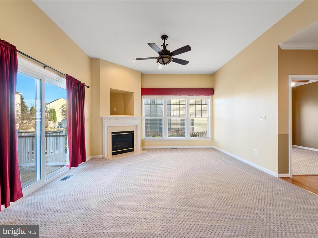 513 BLOSSOM DRIVE