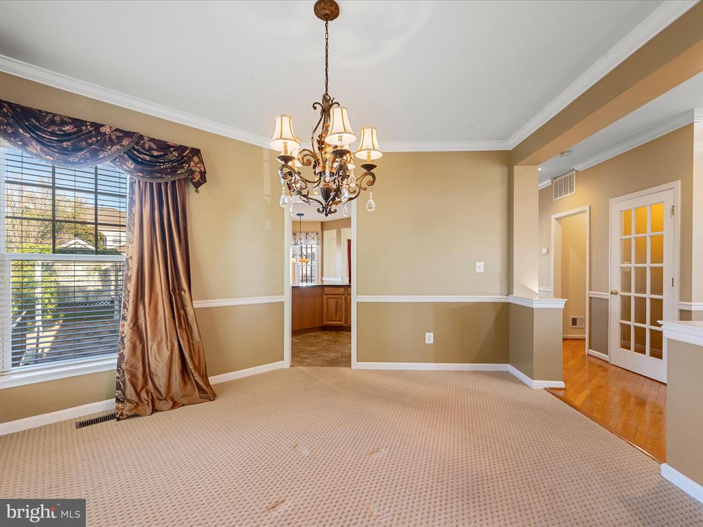 513 BLOSSOM DRIVE