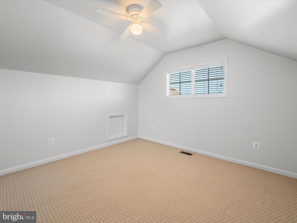 513 BLOSSOM DRIVE