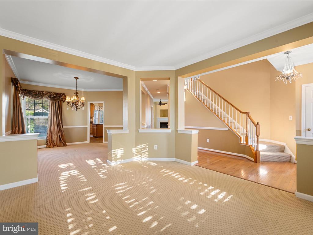 513 BLOSSOM DRIVE