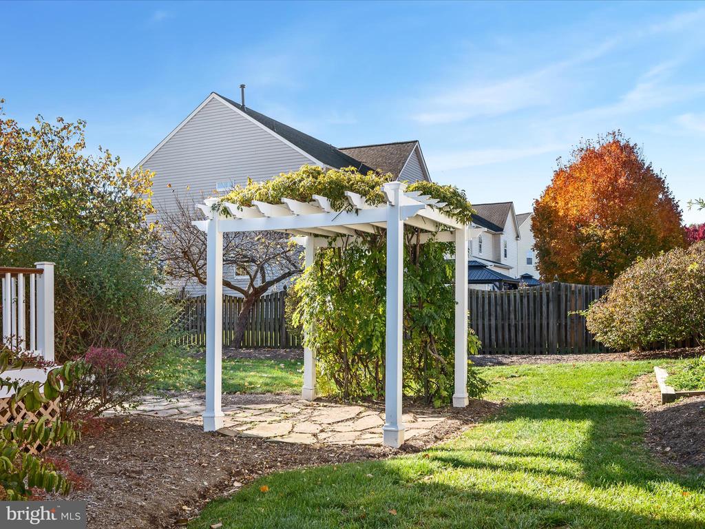 513 BLOSSOM DRIVE