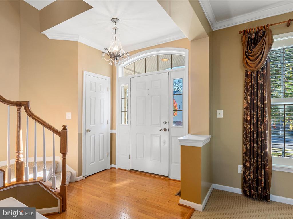 513 BLOSSOM DRIVE