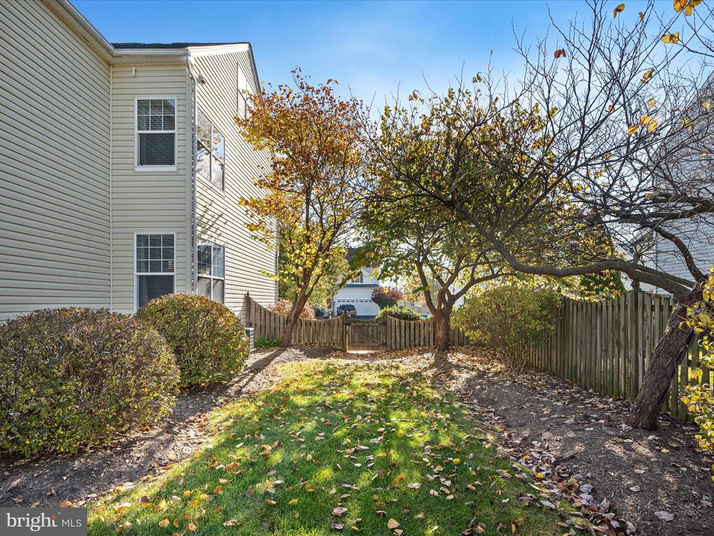 513 BLOSSOM DRIVE