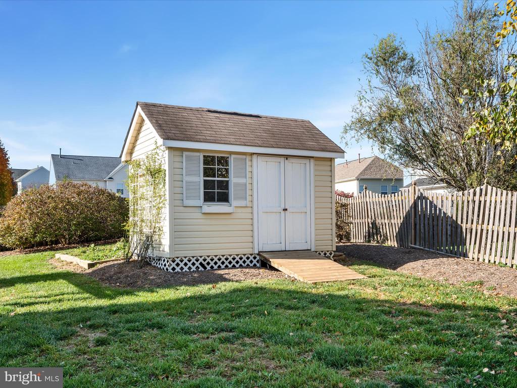 513 BLOSSOM DRIVE