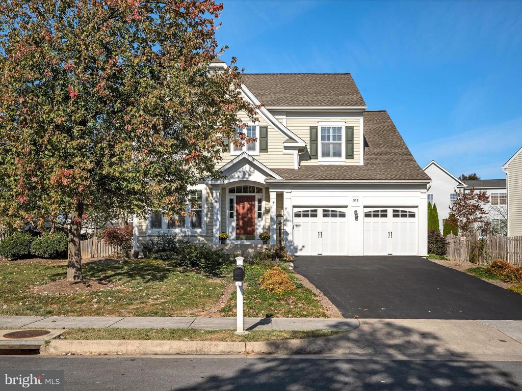 513 BLOSSOM DRIVE