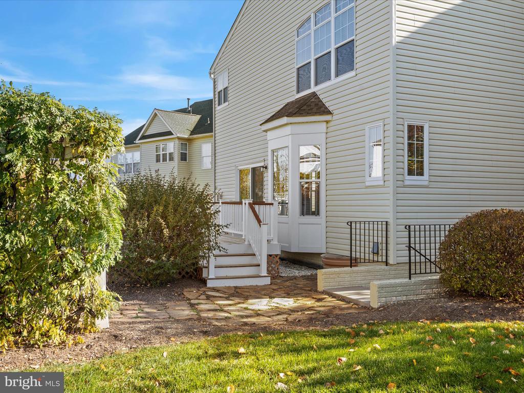 513 BLOSSOM DRIVE