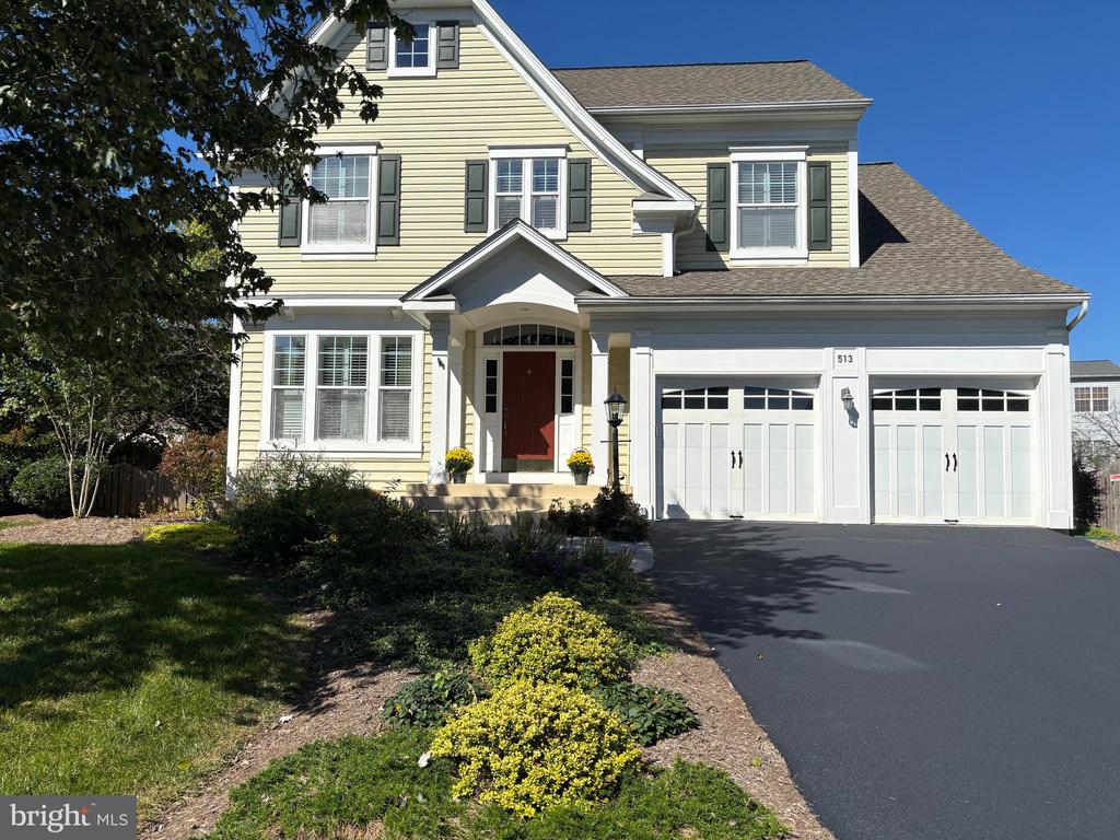 513 BLOSSOM DRIVE