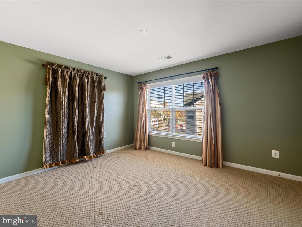 513 BLOSSOM DRIVE