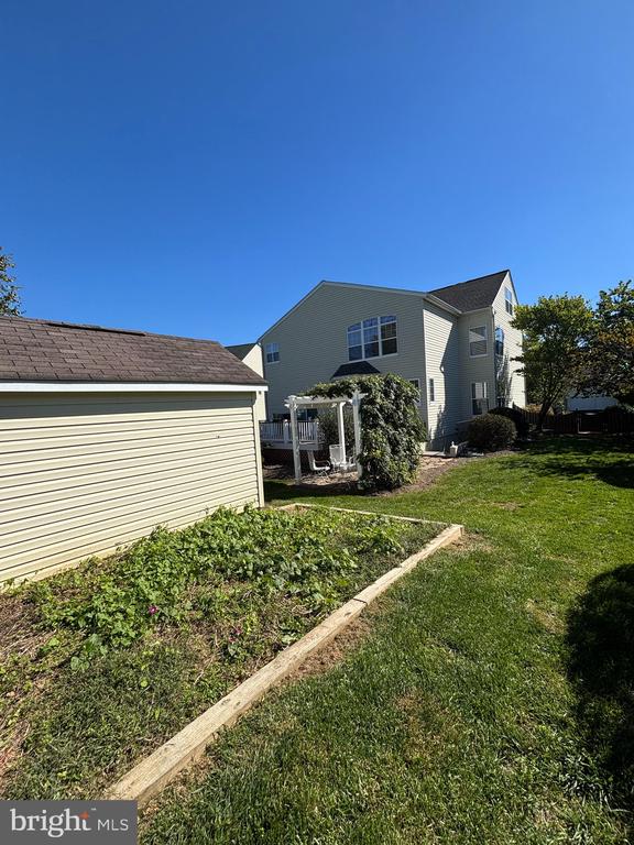 513 BLOSSOM DRIVE