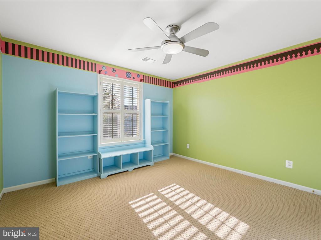 513 BLOSSOM DRIVE