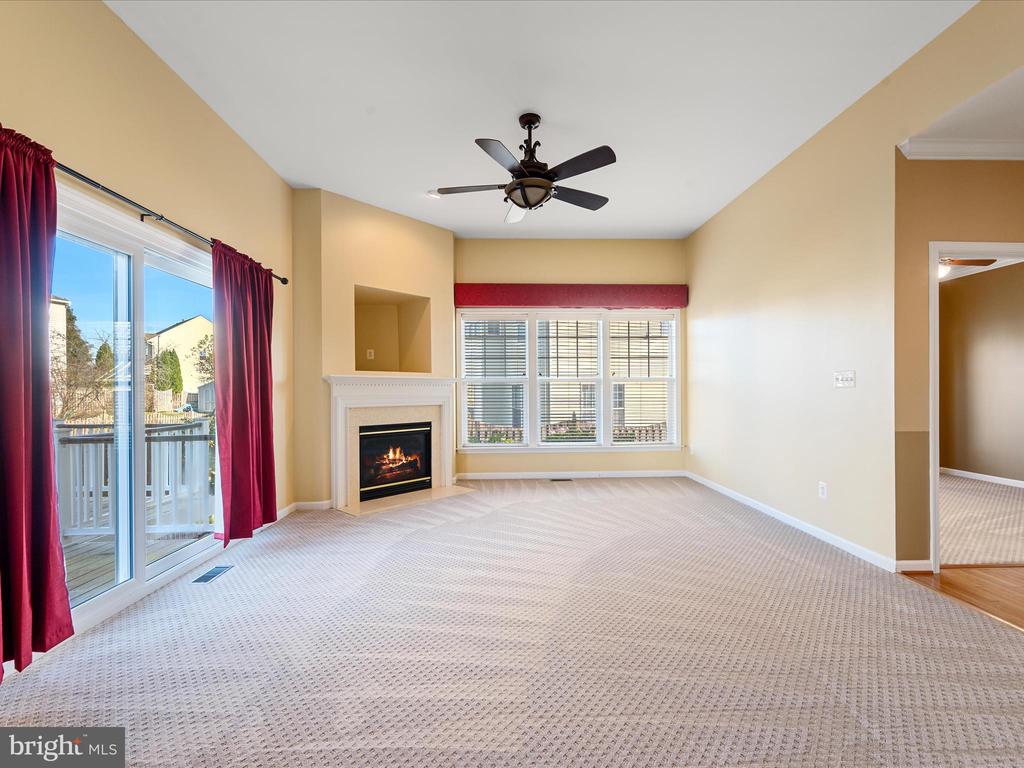 513 BLOSSOM DRIVE