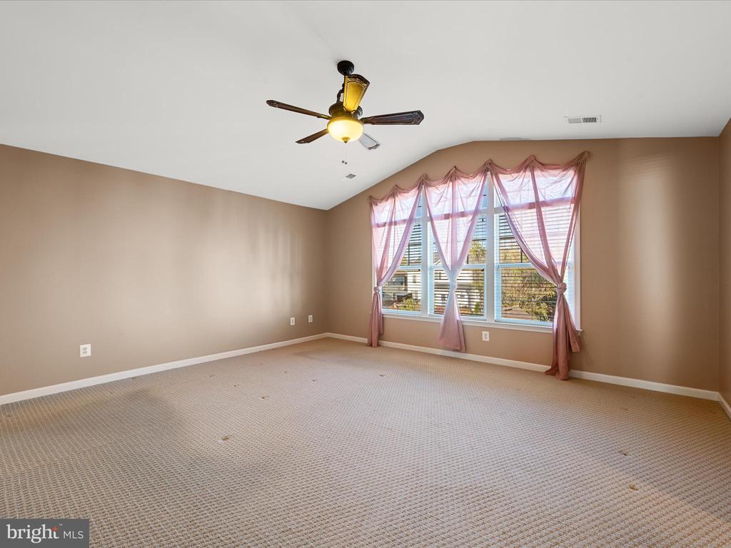 513 BLOSSOM DRIVE