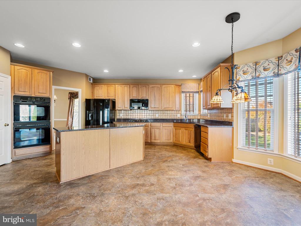 513 BLOSSOM DRIVE