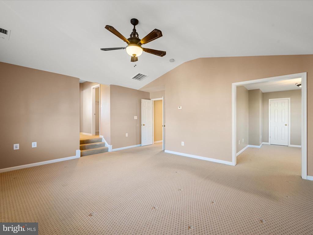 513 BLOSSOM DRIVE